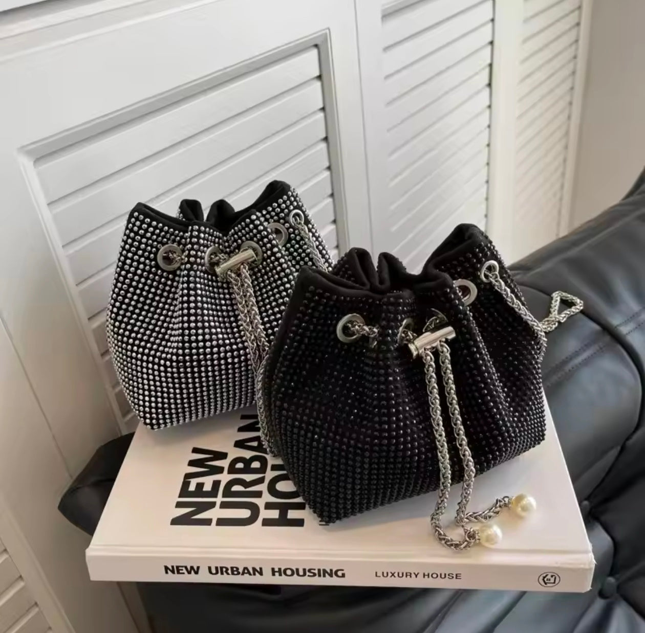 Women Fashion Diamonds Rhinestone Bucket Bags Retro Pearl Chain Ladies Shoulder Bags Shiny Small Crossbody Bags Female Handbags