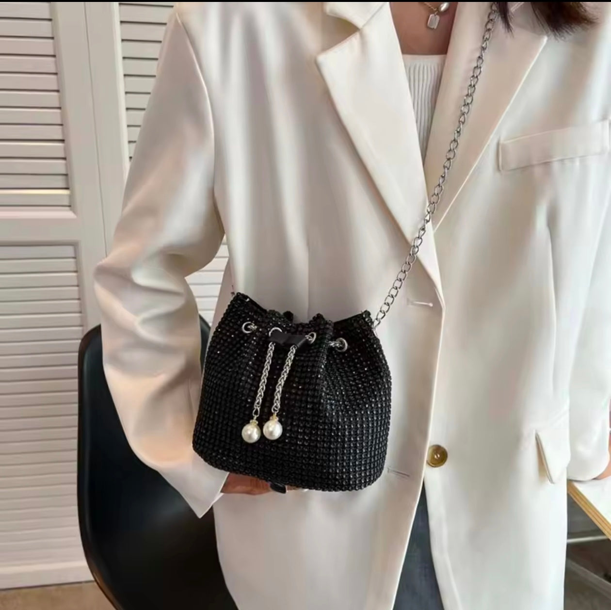 Women Fashion Diamonds Rhinestone Bucket Bags Retro Pearl Chain Ladies Shoulder Bags Shiny Small Crossbody Bags Female Handbags