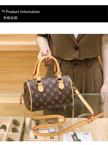 Women Travel Makeup Cosmetic Portable Organizer Bag