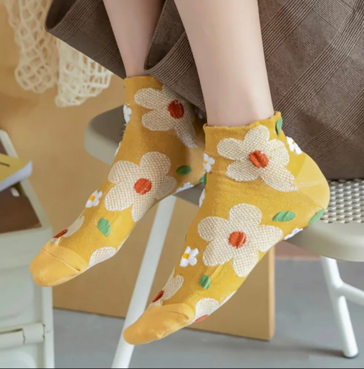 5 Pair Ladies Embroidery Cut Ankle Socks