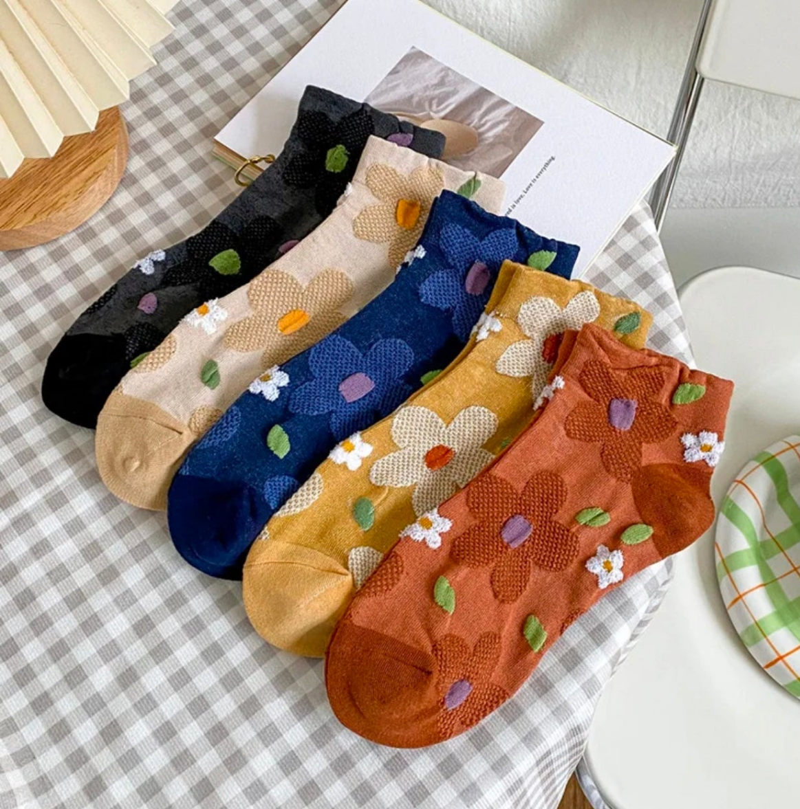 5 Pair Ladies Embroidery Cut Ankle Socks