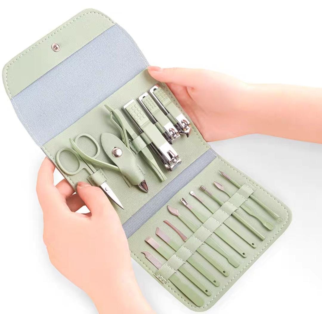 16 PCs Nail Clipper  Manicure & Pedicure Kit Rose